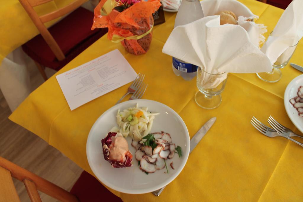 Hotel Madrid Cattolica Zewnętrze zdjęcie