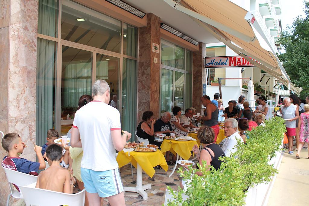 Hotel Madrid Cattolica Zewnętrze zdjęcie