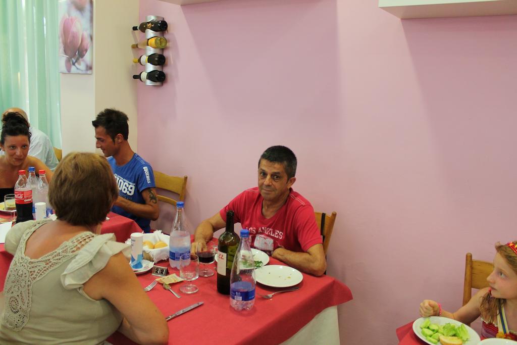 Hotel Madrid Cattolica Zewnętrze zdjęcie