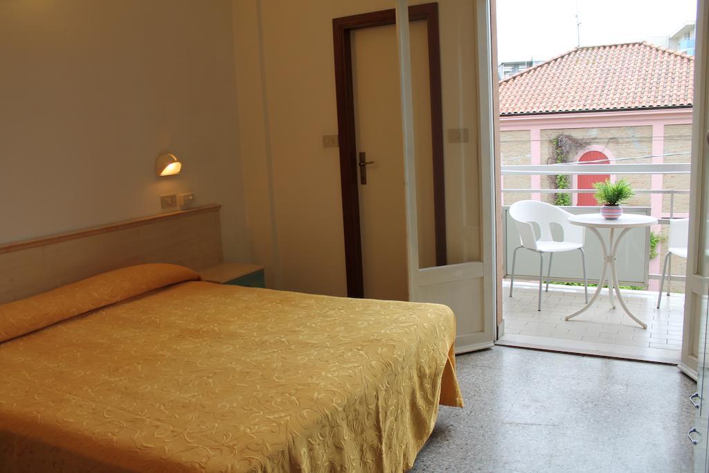 Hotel Madrid Cattolica Pokój zdjęcie