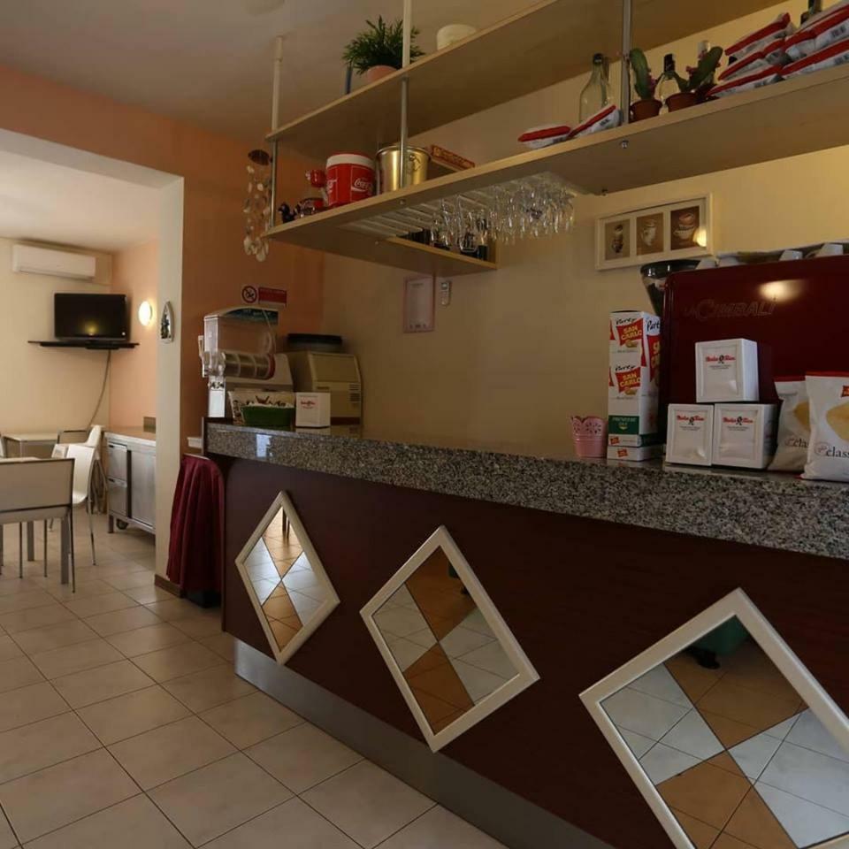 Hotel Madrid Cattolica Zewnętrze zdjęcie